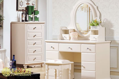 臥室梳妝臺(tái)的擺放有何講究?(圖文)