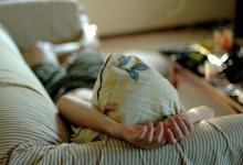 破解感情生變?cè)庥霰撑训氖窒? class=