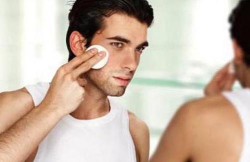 男性下巴和耳朵長痣好不好?代表了什么?(圖文)