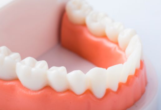 夢見牙齒掉了一把是什么意思 夢見牙齒掉了一把有什么征兆