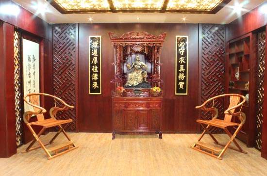 女命八字比肩格強旺格身旺無官殺_什么命的人可以紋關(guān)公_八字極旺紋關(guān)公