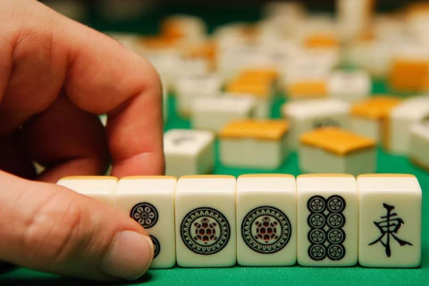 屬鼠打麻將坐什么方位最旺?