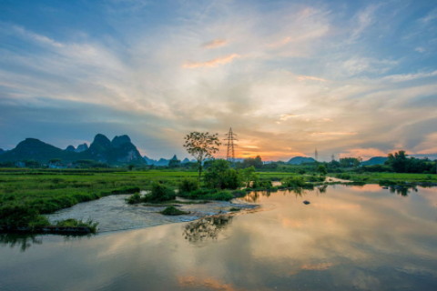 夢見水的相關(guān)夢境及解釋