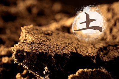 土命戴什么配飾好?土命帶玉還是金?