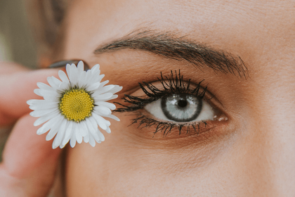 右眉長痣是吉是兇,男人女人右眉痣相分析