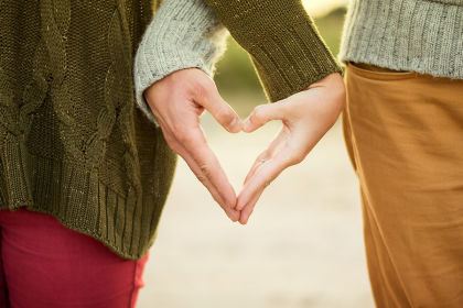 中午出生的男人和童年出生的女人做夫妻怎么樣?五行配對(duì)