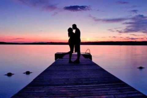 桃花過旺的八字解析 八字桃花旺與長相有關