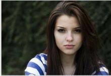 八字土金旺的女人?桃花旺盛容貌艷麗