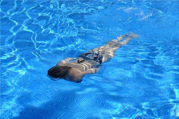 做夢夢見打牌吵架，感情方面請隨緣