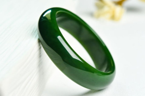 海藍(lán)寶功效與作用之靈性?海藍(lán)寶功效和禁忌