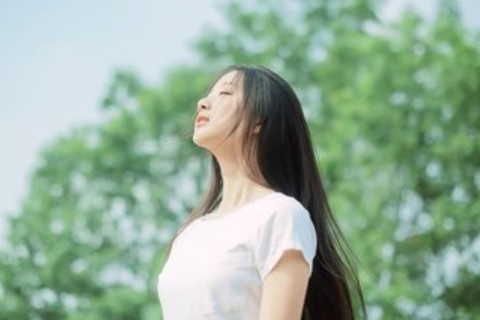 上唇薄下唇厚是什么唇形?上唇薄下唇厚的女人命怎么樣 好嗎