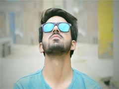 看完手相跟別人說了