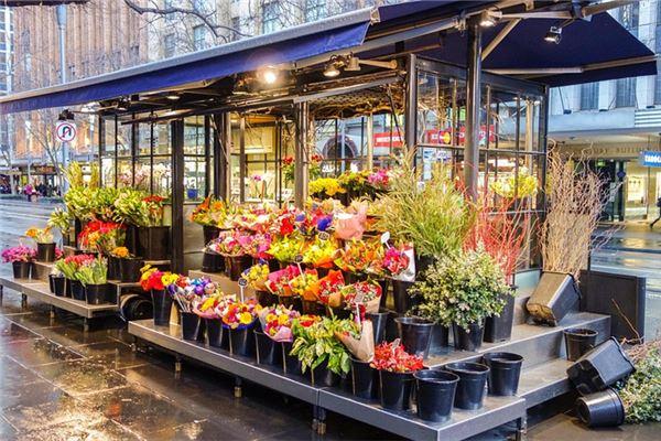 夢見別人穿孝服游街是什么意思 夢見別人穿孝服游街是什么意思