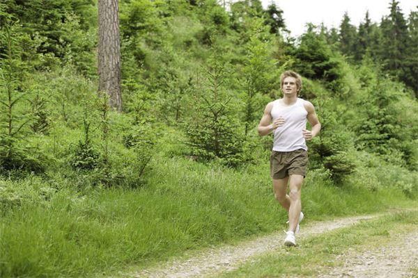 女人下三白眼克夫，女人下三白眼短命嗎