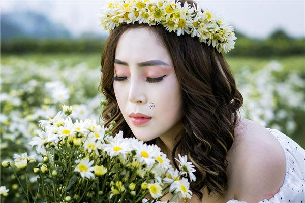 女生左手手相斷掌代表什么，女生左手是斷掌到底代表什么