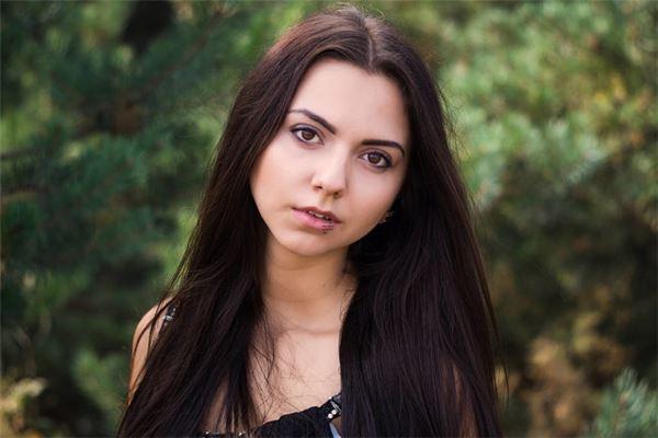 一沒錢就想著要去網上借貸的面相特征,沒錢了想貸款怎么辦