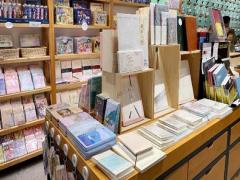 夢見在自己家門口拉屎是什么意思 夢里在自家大門口拉大便