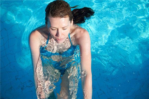 周公解夢夢見站在高樓上 夢見站在特別高的樓上 周公解夢夢見站在高樓上 夢見站在特別高的樓上