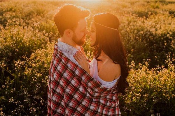 婚姻幸福的三種手相 婚姻幸福的三種手相