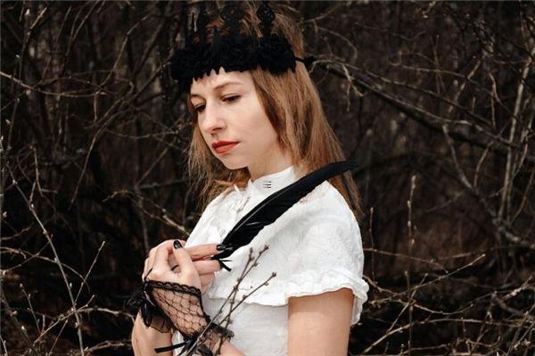 關(guān)于眉間川字紋面相解釋，眉間川字紋影響財運嗎