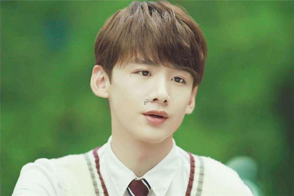 手相分析：解讀手掌中常見的財富紋路，手掌的手紋財運命等