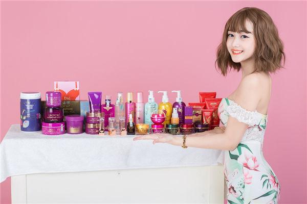 女人下巴短好不好,女人下巴很短有什么說(shuō)法嗎? 女人下巴短好不好,女人下巴很短有什么說(shuō)法嗎?