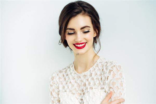 右眉毛上長一顆痣是什么意思,右邊眉毛上有一顆痣 右眉毛上長一顆痣是什么意思,右邊眉毛上有一顆痣