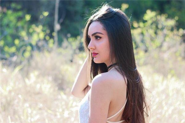 眉毛稀疏暗淡的女人面相 眉毛稀疏暗淡的女人面相