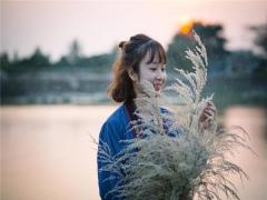 女人眉毛有痣有福嗎,女人的眉毛有痣代表什么