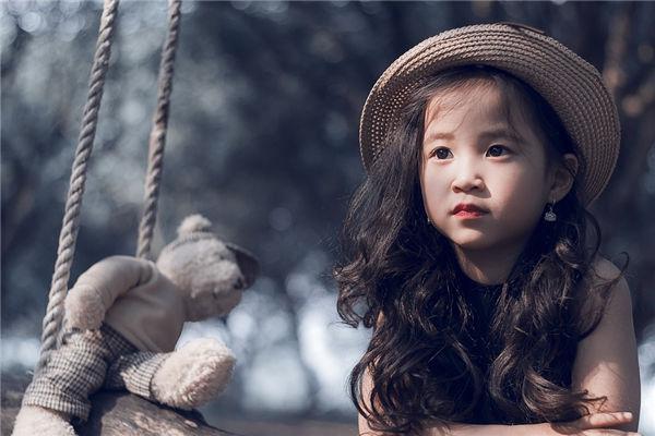 夢見別人生孩子自己幫忙什么意思 夢見別人生孩子自己幫忙什么意思