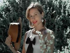 眉峰高聳的女人運勢怎么樣,眉峰很高的女人面相